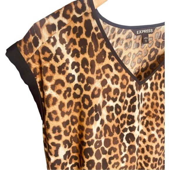 Express Leopard Satin V‑Neck Blouse Short Sleeve Flowing Silky Top Size M | EUC - Picture 4 of 9